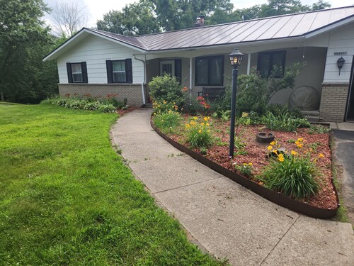 Tranquil 3-bedroom In Upper Level House on 2.5 Acres 1 Mile from Wisconsin River