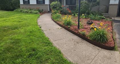 Tranquil 3-bedroom In Upper Level House on 2.5 Acres 1 Mile from Wisconsin River