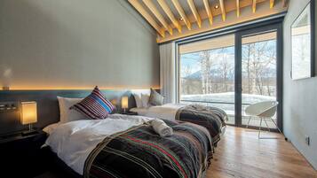 Deluxe Villa, Mountain View | Free WiFi