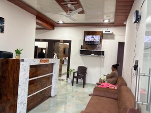 Lobby - Ganga Royal Guest House (Mathura)