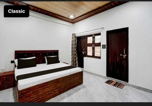 Deluxe Room - Ganga Royal Guest House (Mathura)