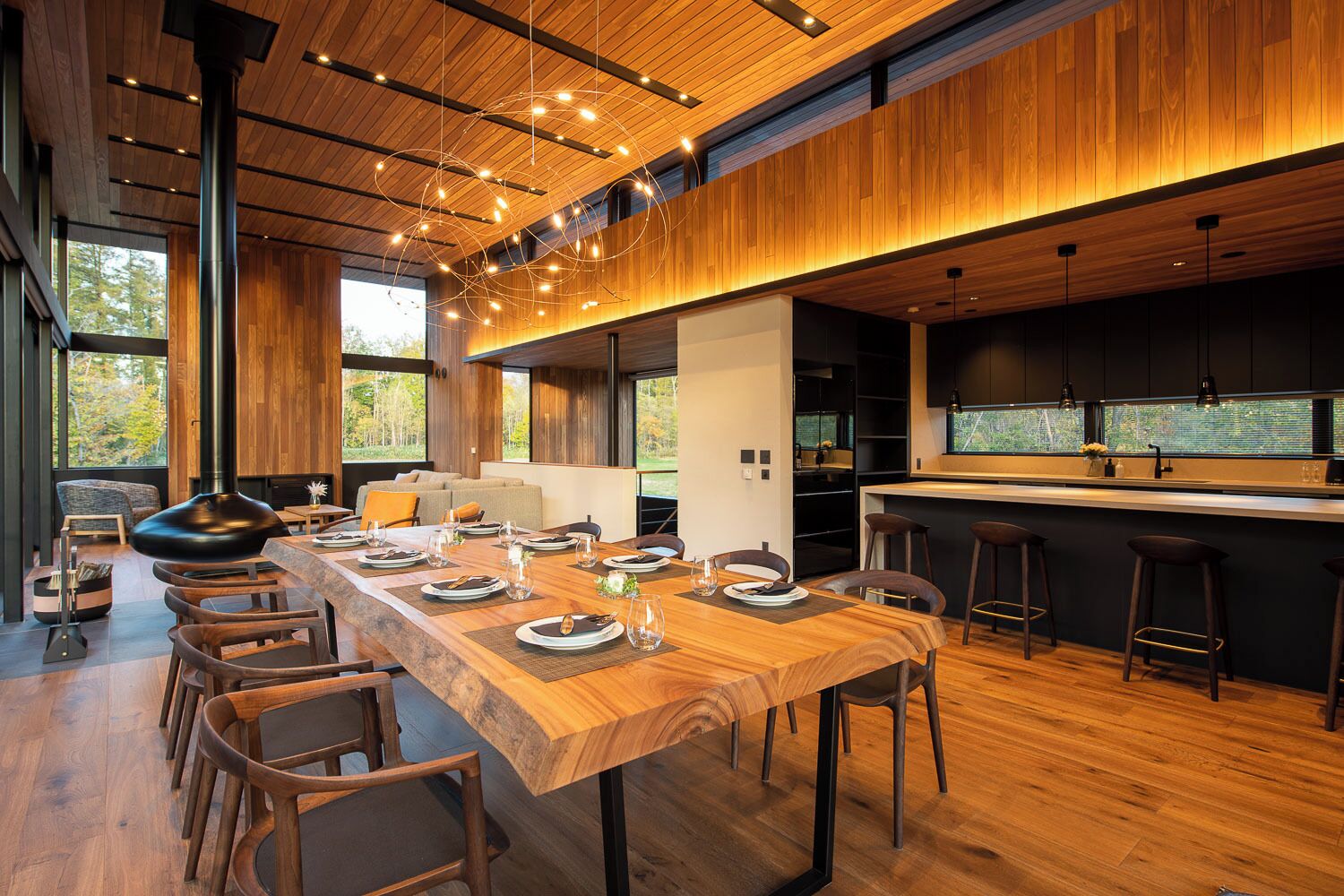 Luxury Villa, Balcony, Mountain View | Dining