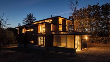 Luxury Villa, Balcony, Mountain View | Exterior