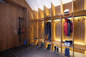 Interior entrance - Shakuzen (Niseko)