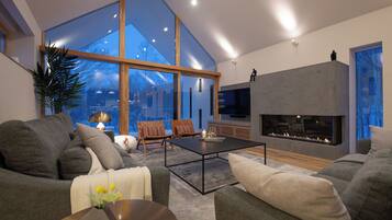 Chalet, Balcony, River View | Iron/ironing board, free WiFi