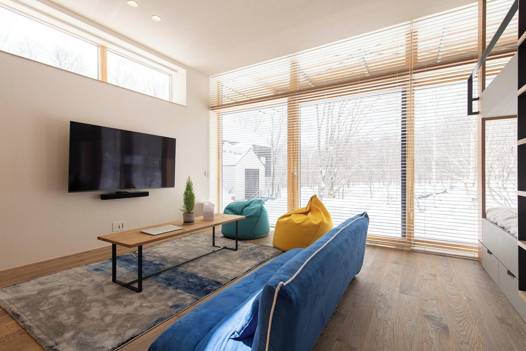 Chalet, Balcony, River View | Living area