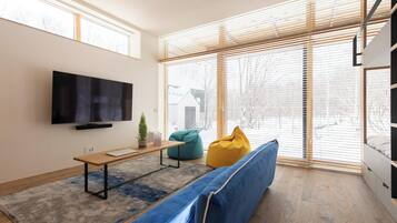 Chalet, Balcony, River View | Living area