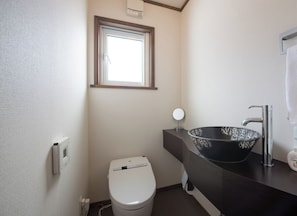 Family Chalet, Resort View | Bathroom - Moiwa Chalet (Niseko)