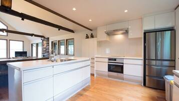 Family Chalet, Resort View | Private kitchen