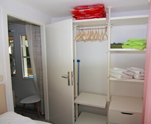 1 Schlafzimmer, individuell eingerichtet