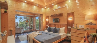 ELIVAAS Aaram Bagh 4 BHK Escape