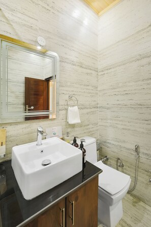 Deluxe Villa | Bathroom - ELIVAAS Aaram Bagh 4 BHK Escape  (Anhech)