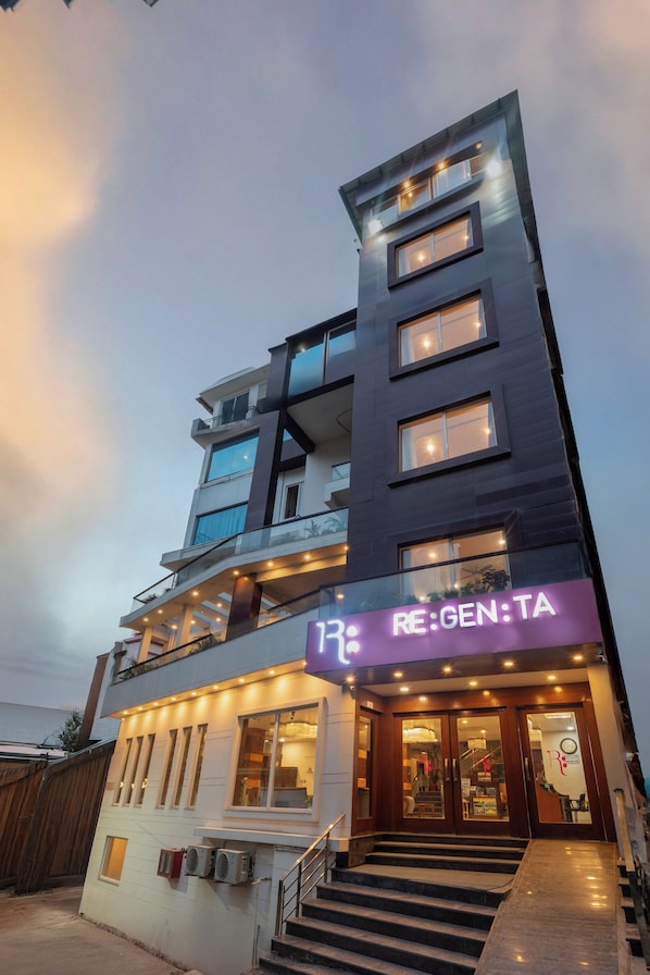 Exterior detail - DLS Hotels on the Ganges (Tapovan)