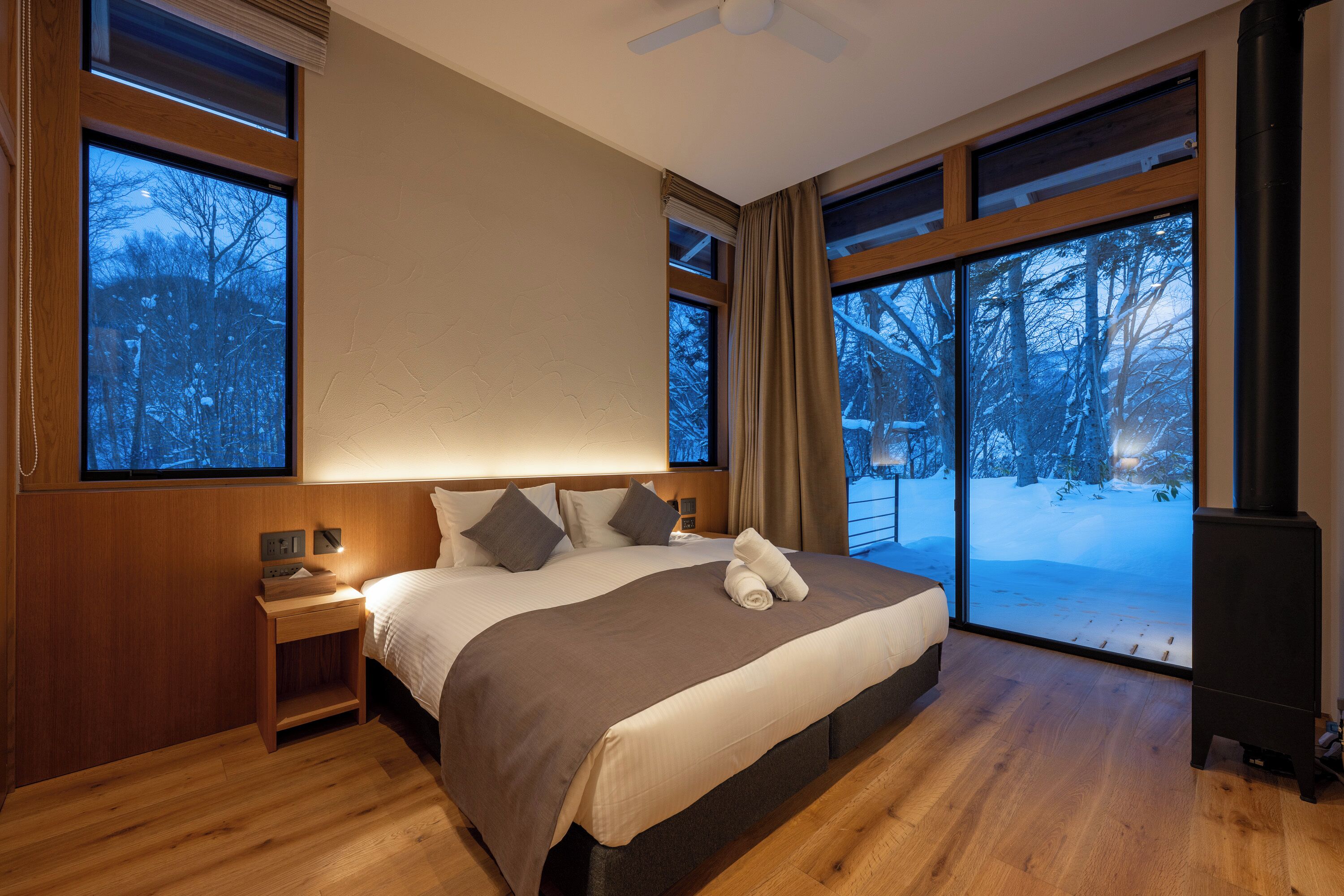 Luxury Chalet, Balcony, Lake View | Blackout drapes, iron/ironing board, free WiFi