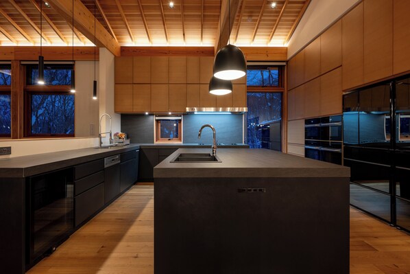 Luxury Chalet, Balcony, Lake View | Private kitchen - Kogetsu-To (Toyako)