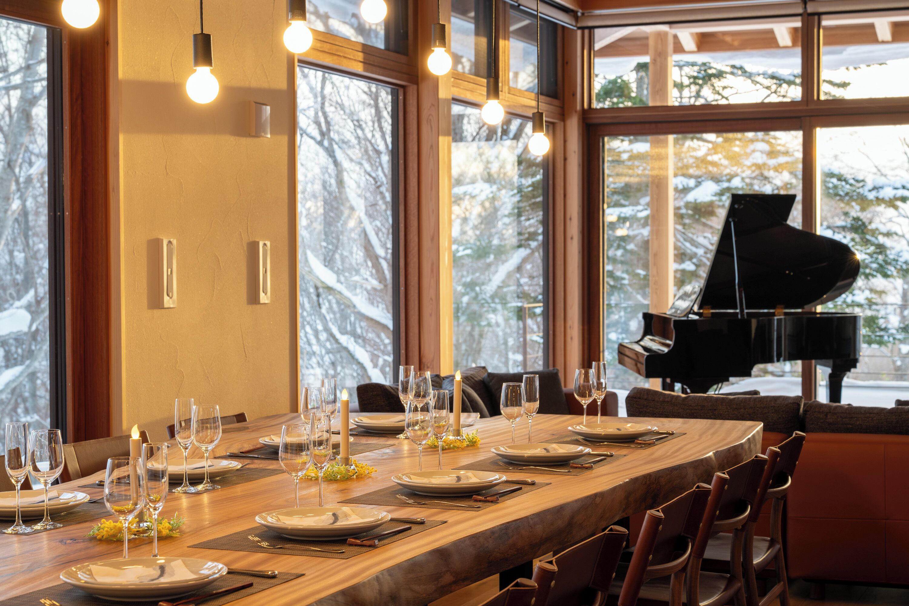 Luxury Chalet, Balcony, Lake View | Dining room