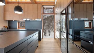Luxury Chalet, Balcony, Lake View | Private kitchen