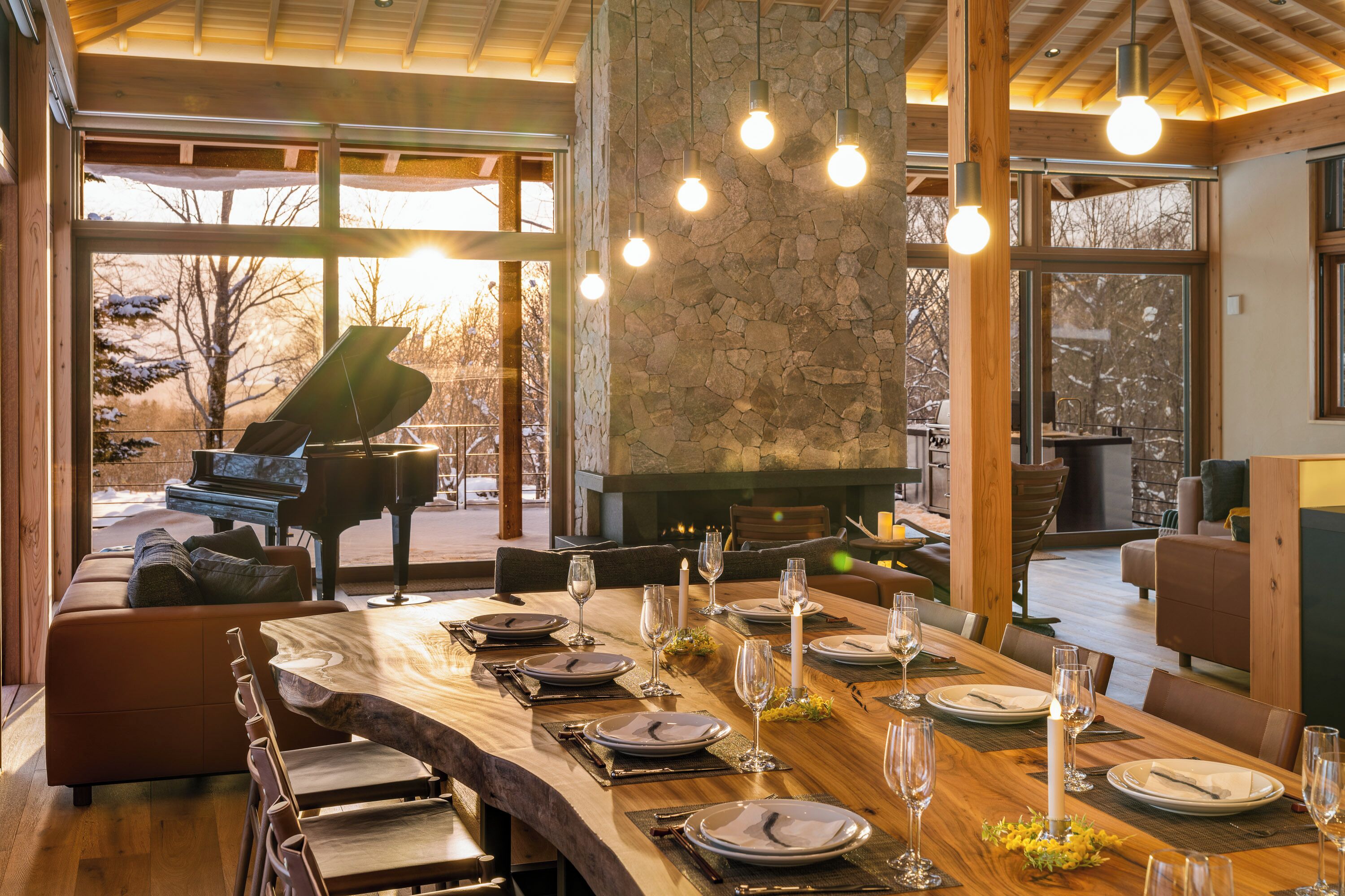 Luxury Chalet, Balcony, Lake View | Dining