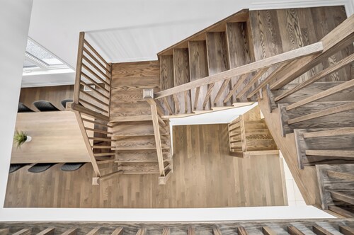 5 Bedroom Estate | Sleeps17 | 65"TV | Free Parking