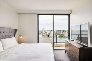 1 bedroom, iron/ironing board, WiFi, bed sheets - Sydney Harbour 1 Bedroom Gem (Milsons Point)