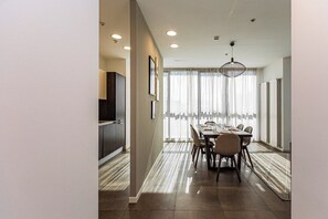 Departamento Deluxe, 2 habitaciones, vista a la montaƱa | Restaurantes