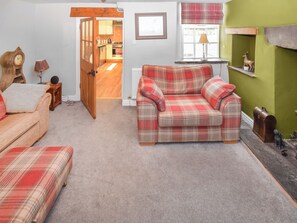 TV, fireplace - 1 bedroom accommodation in Bowness-on-Windermere (Bowness-on-Windermere)