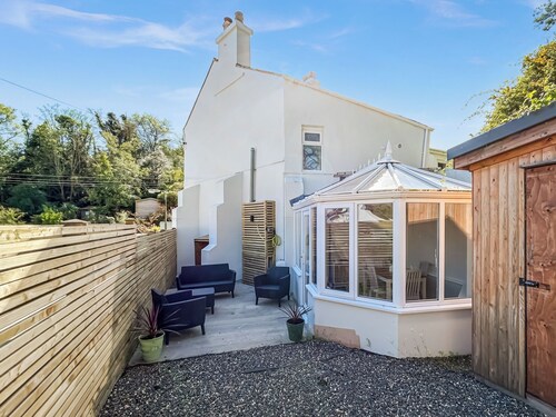 2 bedroom accommodation in Church Hill, Laxey