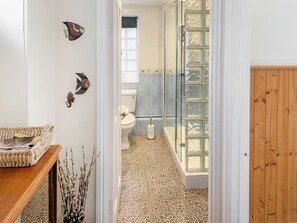 Towels - 2 bedroom accommodation in Mullion (Mullion)