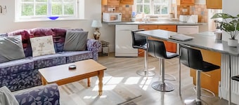 2 bedroom accommodation in Mullion
