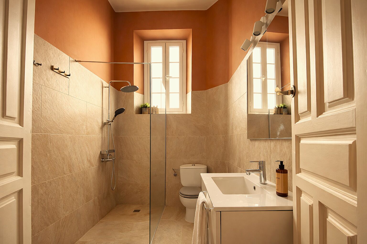Apartamento Deluxe, balcón, vistas a la ciudad | Baño