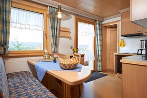 Private kitchen - Haus Schmid – Swallow’s Nest / Feldberg View / 2 Bedrooms / 2 Showers (Lenzkirch)