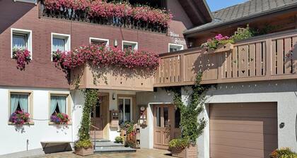 Haus Schmid – Swallow’s Nest / Feldberg View / 2 Bedrooms / 2 Showers