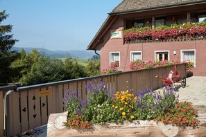 Property grounds - Haus Schmid – Swallow’s Nest / Feldberg View / 2 Bedrooms / 2 Showers (Lenzkirch)