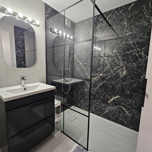 Bathroom - Vrbo Property (Mazan)