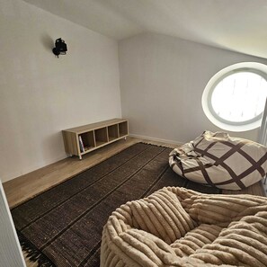 Interior - Welcome to our village house, where you can stay with friends or family. (Mazan)