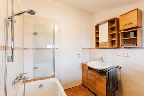 Bathroom - Vrbo Property (Bad Feilnbach)