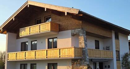 Ferienwohnung Lina, 80 m², 2-4 Personen, Wohnzimmer, Küche, 2 Schlafzimmer, Du/WC, Balkon