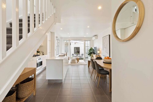 Galatea Residence | Two Minutes to Beach and Town
