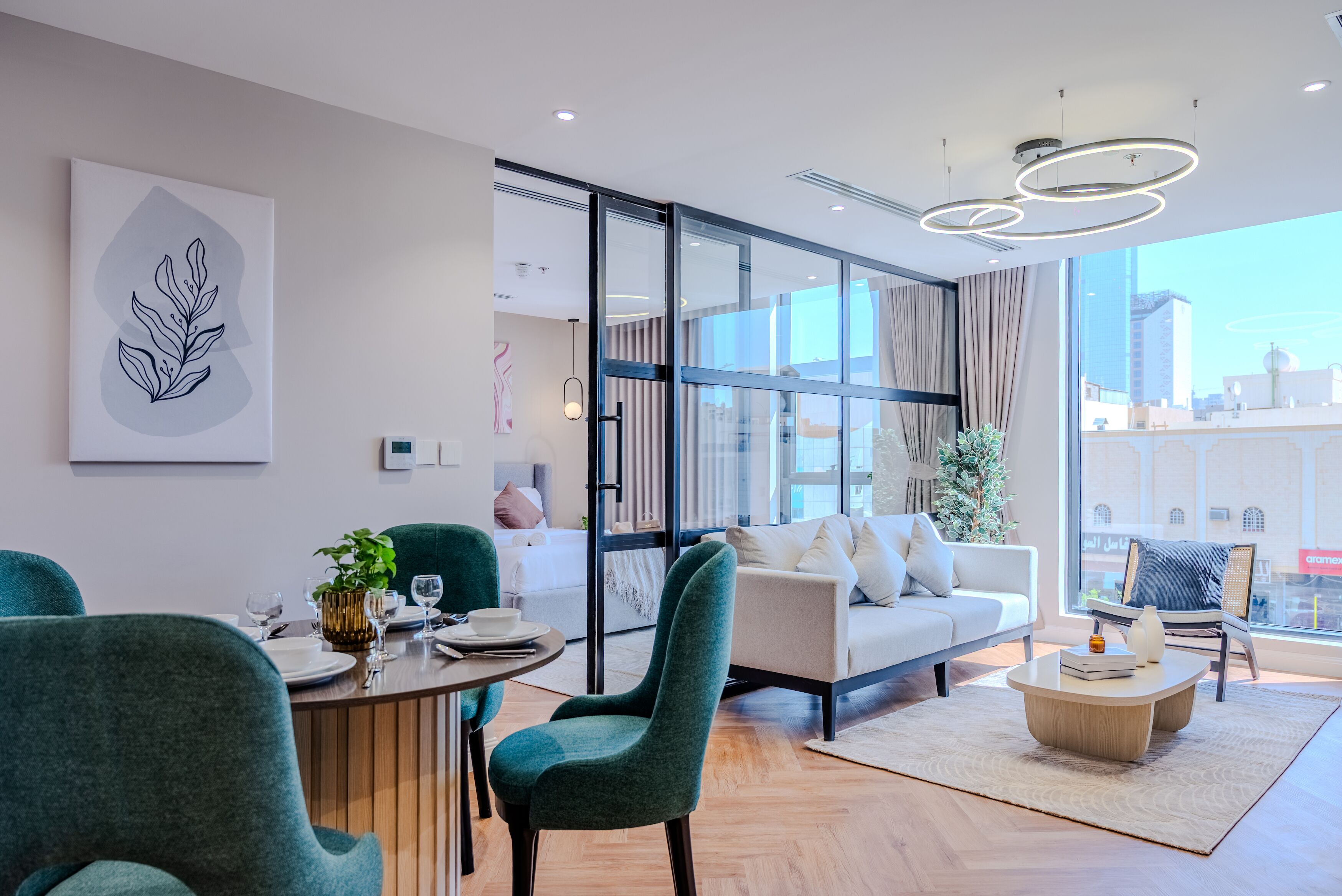 Deluxe Apartment, City View | Living area