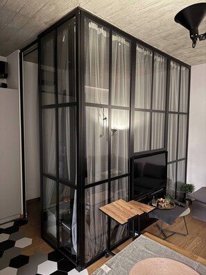 TV - WYN-Cozy StudioStniarchos Foundation Near the Sea (Kallithea)