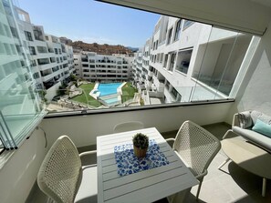 Outdoor dining - Estepona center, pool and beach (Estepona)