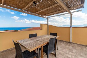 Outdoor dining - Charming Casa Liberty Sea View (La Ciaccia)