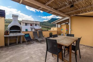 Outdoor dining - Charming Casa Liberty Sea View (La Ciaccia)