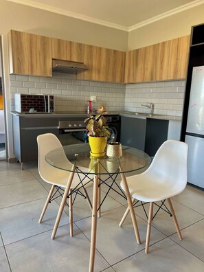 Dining - Amazing 1BR With River View in Waterfall-Midrand (Midrand)