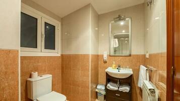 Habitación cuádruple | Baño