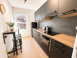 Private kitchen - Exclusive Studio in the Heart of Hounslow! (Greater London)