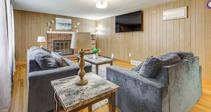 Walk to Shops & Eats! Attleboro Basecamp