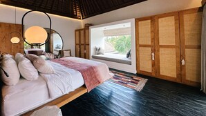 Villa, uitzicht op zwembad | Een kluis op de kamer, gratis wifi