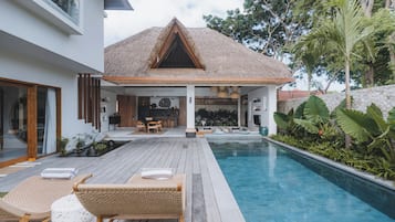 Kolam renang outdoor