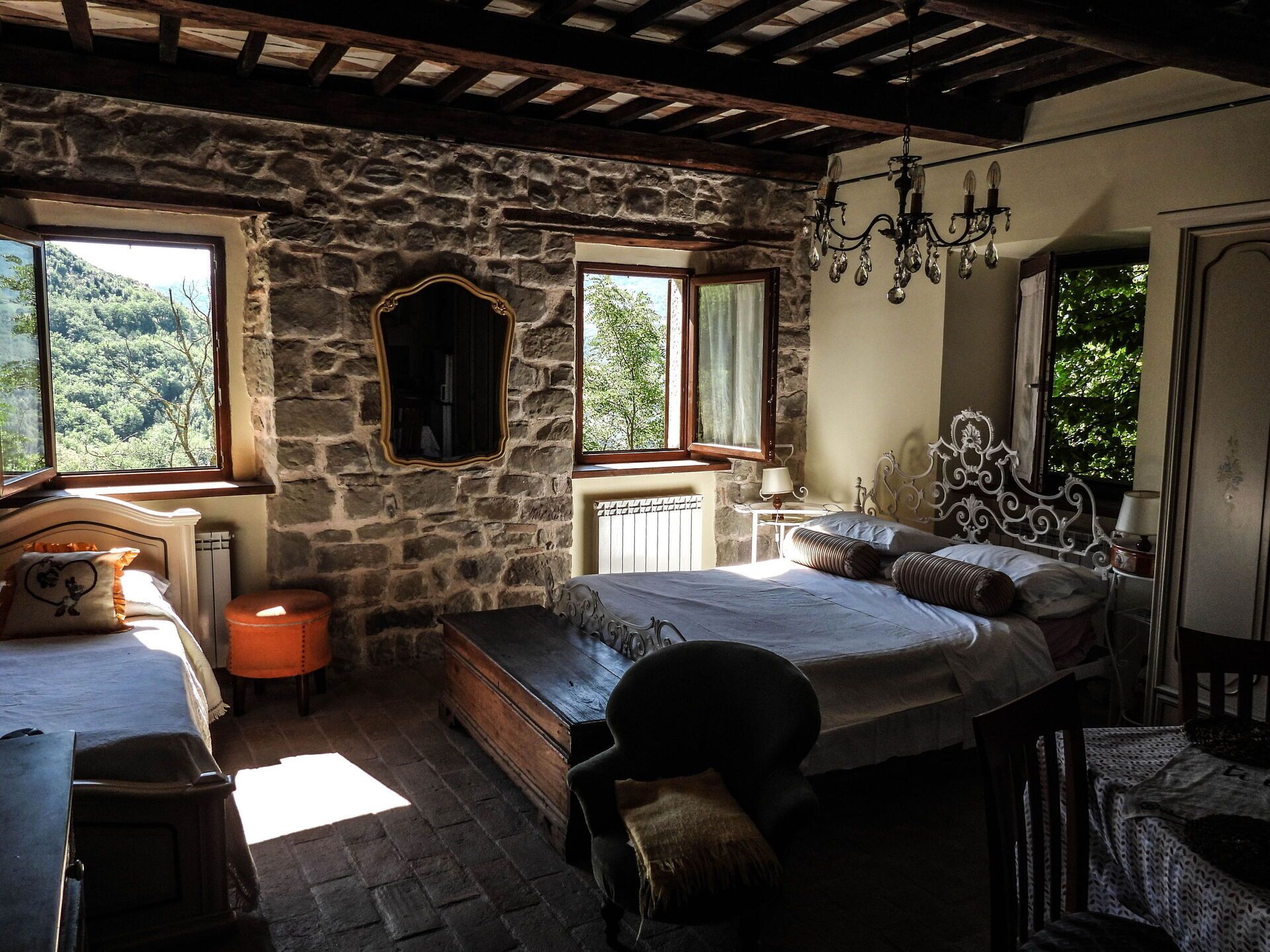 6 Schlafzimmer, Reisekinderbett, kostenloses WLAN